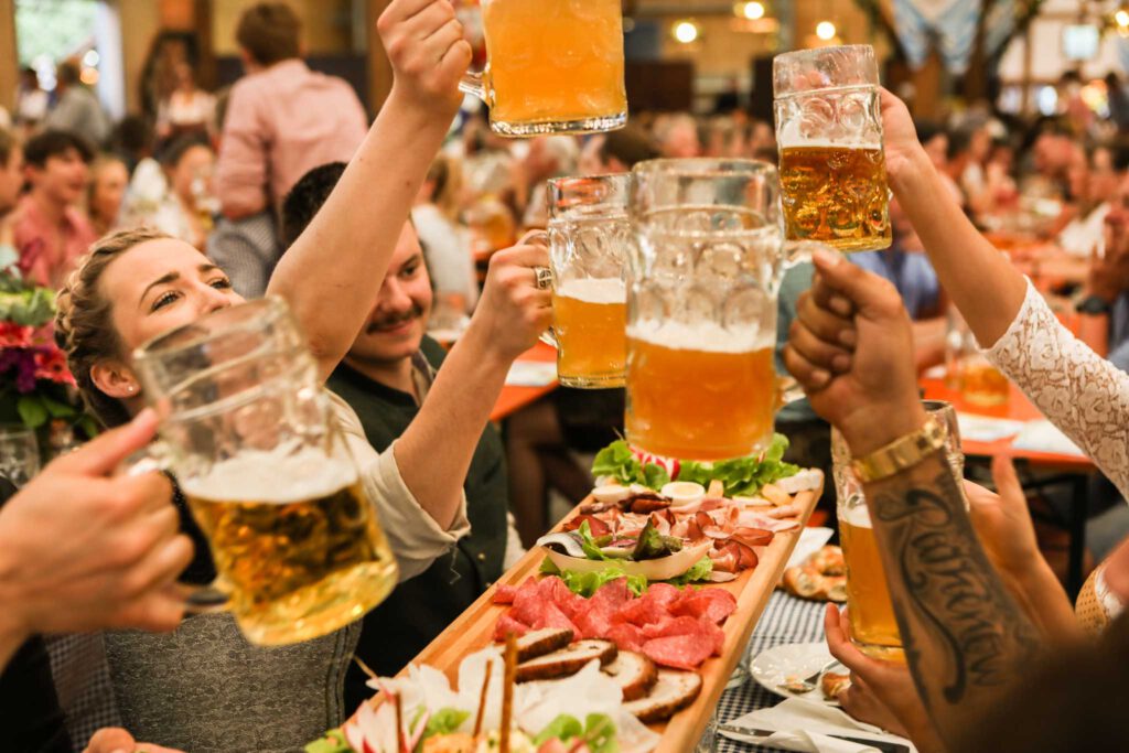 Auf der Mai Wies'n in Burghausen   Fotocredit: Werbering Burghausen